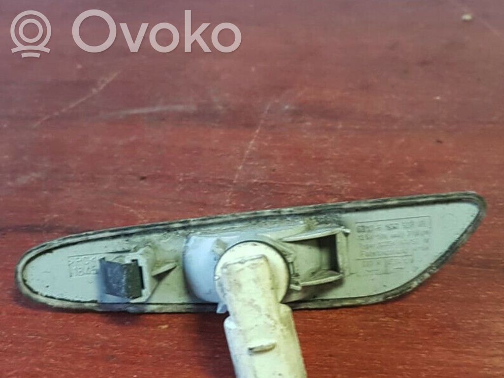 BMW 1 E82 E88 Front fender indicator light 