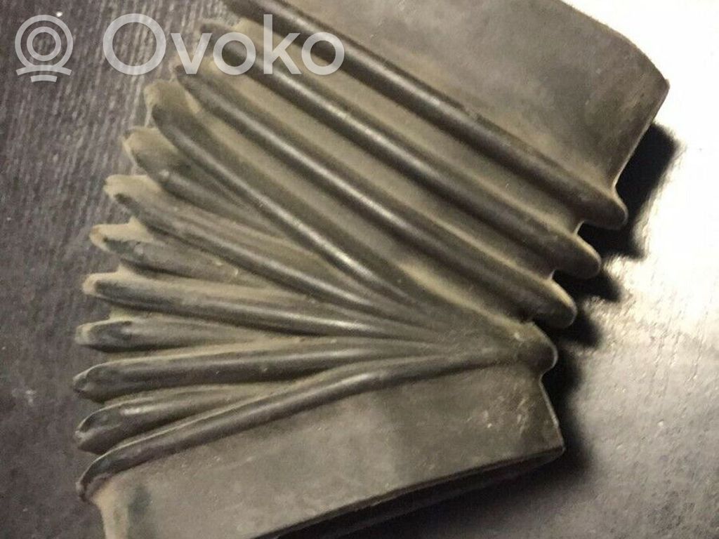 BMW 3 E36 Gaisa ieplūdes kanāla detaļas 