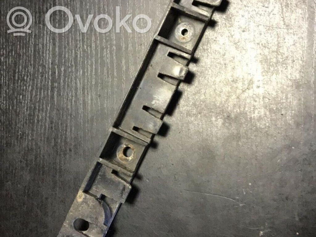 BMW 1 E81 E87 Fender mounting bracket 