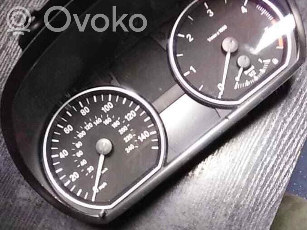 BMW 1 E81 E87 Nopeusmittari (mittaristo) 