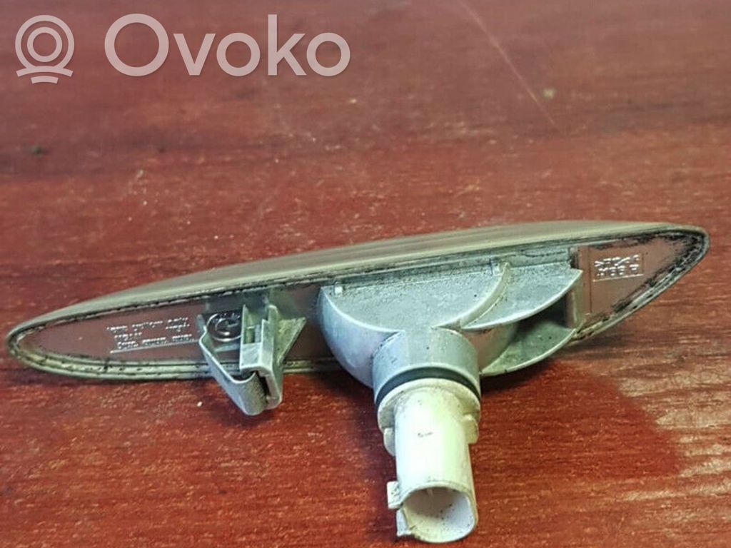 BMW 3 E46 Front fender indicator light 