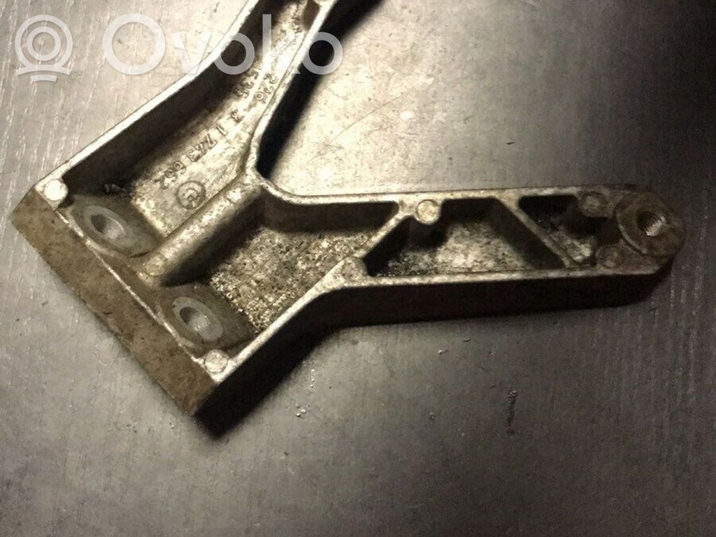Engine mounting bracket   1743662