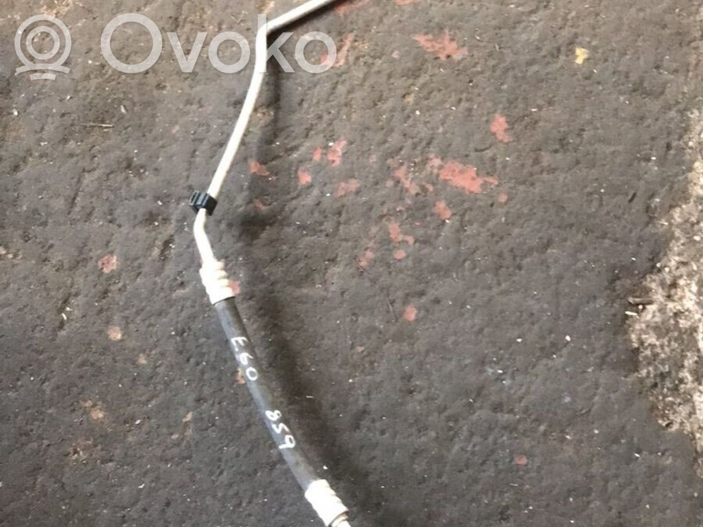 BMW 5 E60 E61 Ilmastointilaitteen putki (A/C) 