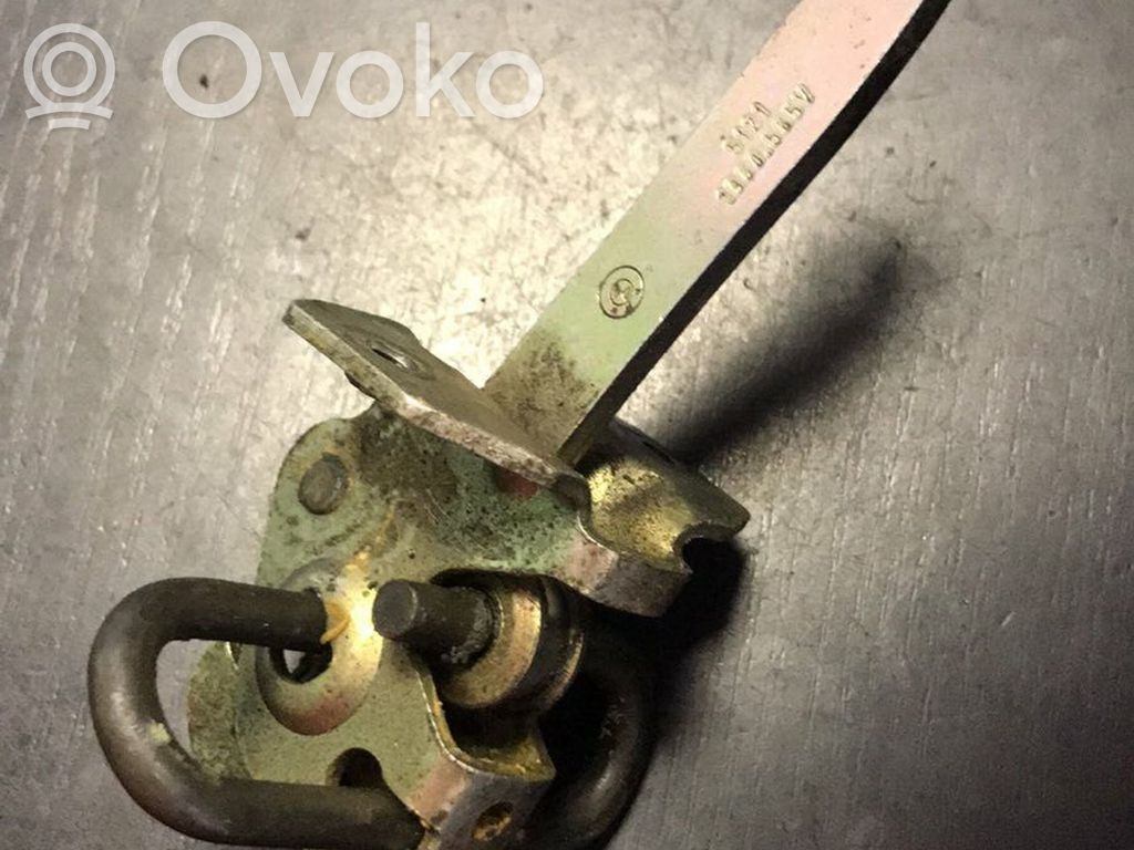 BMW 3 E36 Etuoven pidätin 
