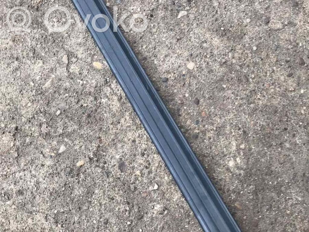 Listwa progowa boczna   8252711