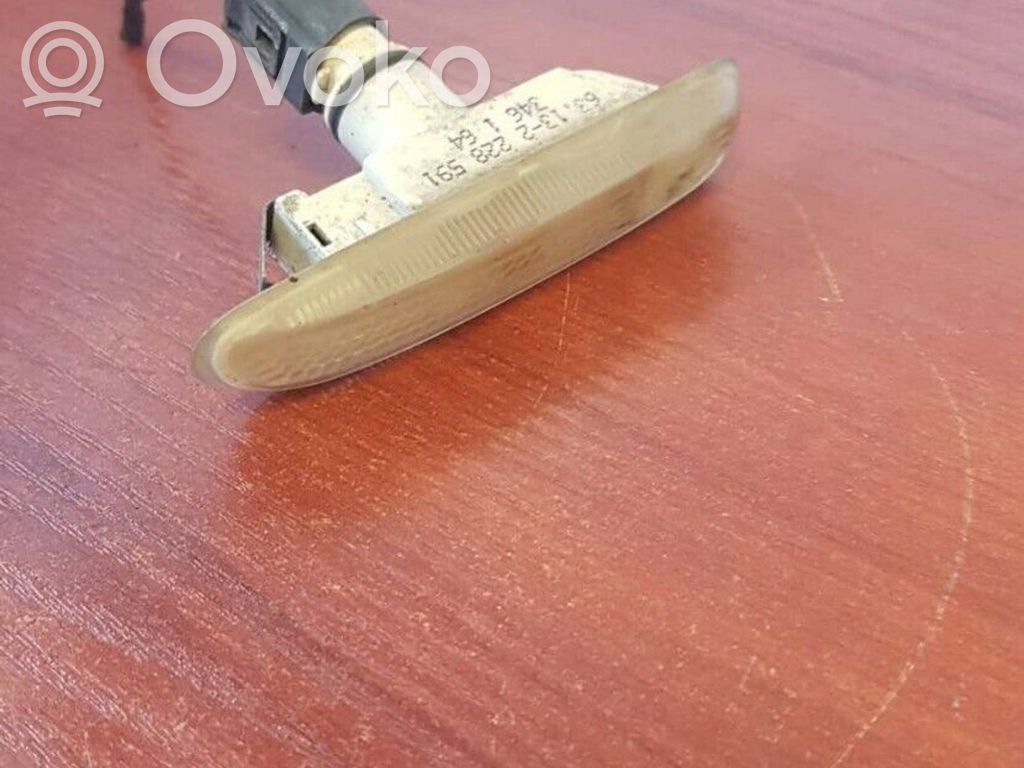 BMW 3 E46 Front fender indicator light 