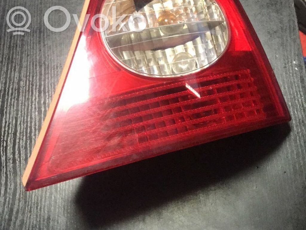 Renault Clio II Aizmugurējais lukturis virsbūvē 