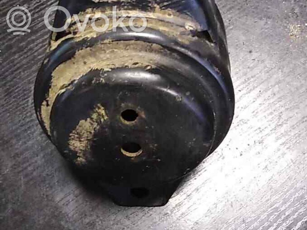 Land Rover Discovery Engine mount bracket 