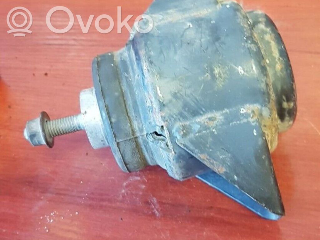 Land Rover Discovery Engine mount bracket 
