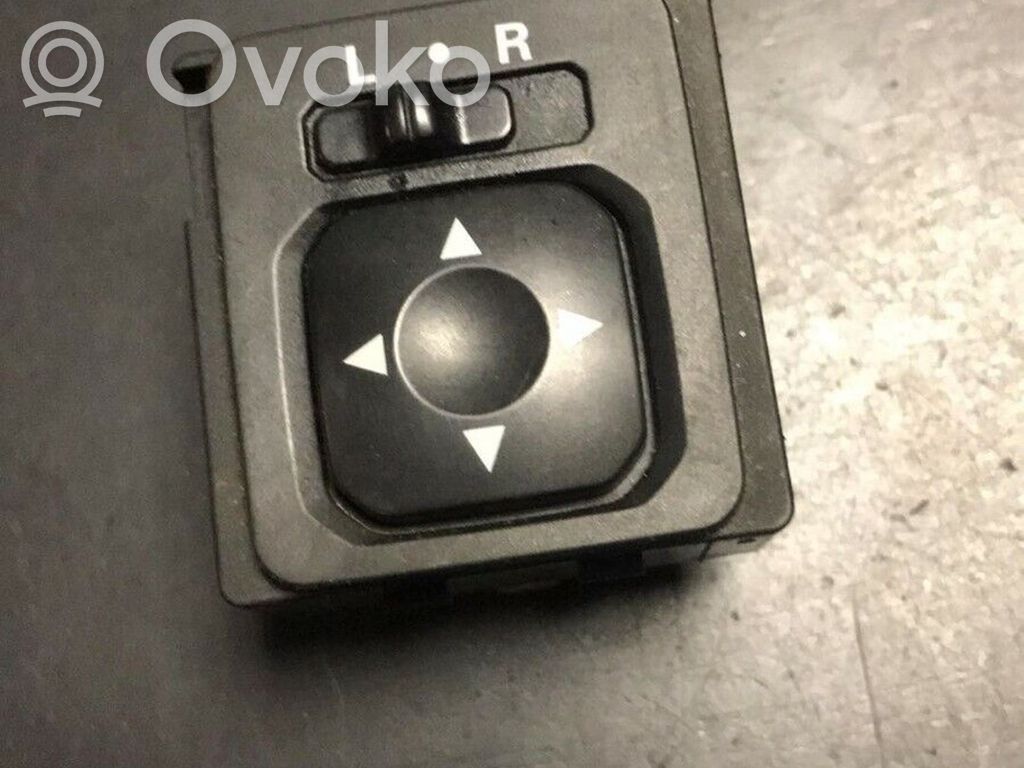 Mitsubishi Outlander Wing mirror switch 
