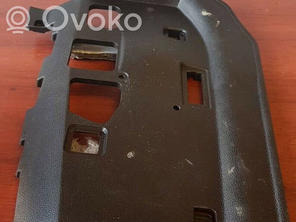 BMW 1 E82 E88 Panelės apdailos skydas (apatinis) 
