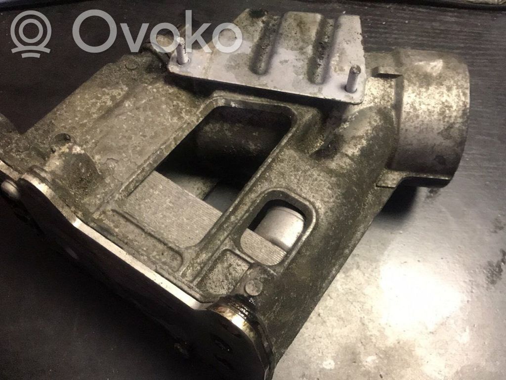 BMW 1 E81 E87 Oil filter mounting bracket 