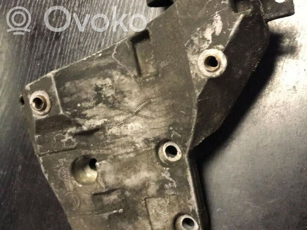BMW 5 E34 Engine mounting bracket 