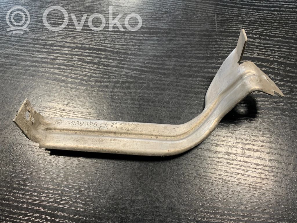 BMW 5 E60 E61 Sonstiges Einzelteil Unterboden 