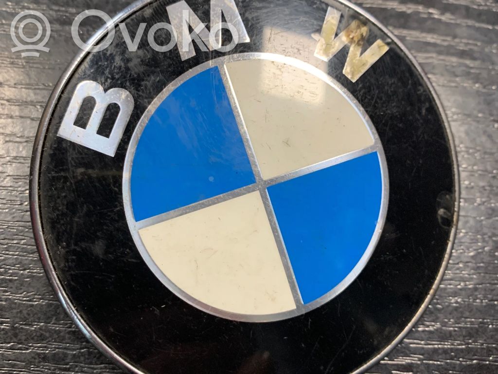 Ražotāja emblēma   8203864,51148203864