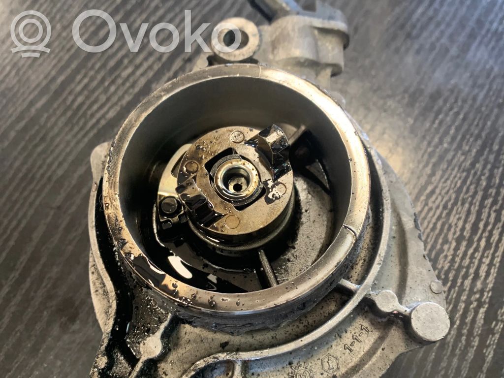 Vacuum pump   7787366