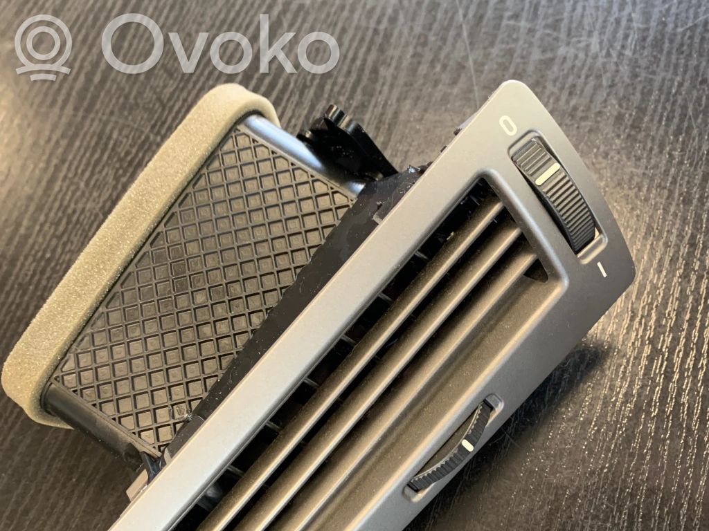 BMW 7 E65 E66 Šoninės oro grotelės 