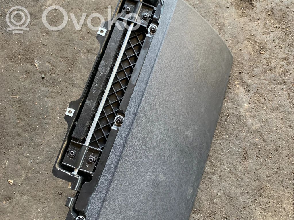 BMW 7 E65 E66 Glove box 
