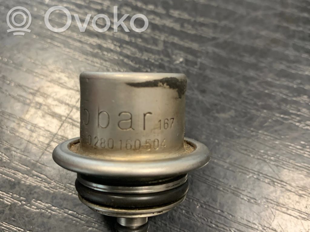 BMW 5 E39 Fuel pressure regulator 
