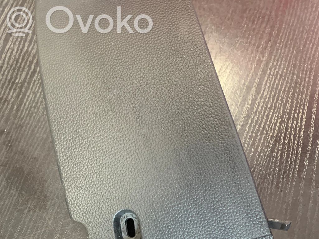 BMW 1 E81 E87 Kita salono detalė 