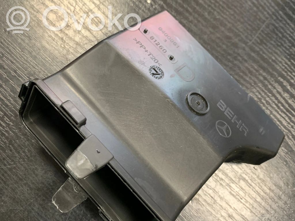 Mercedes-Benz C W203 Air intake duct part 