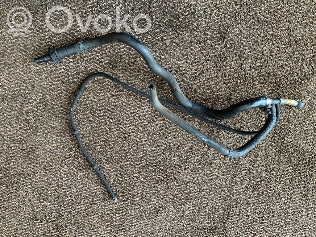 BMW 3 E90 E91 Fuel line pipe 