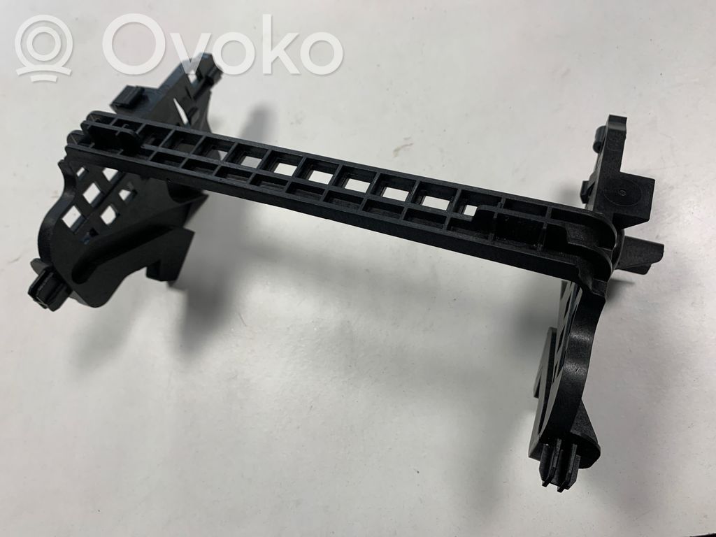 BMW 3 G20 G21 Supporto per l’unità di navigazione GPS 