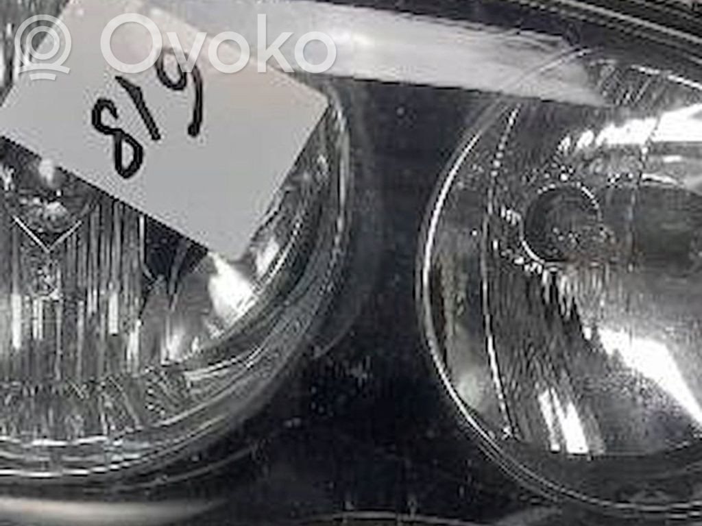 Toyota Corolla Verso E110 Headlight/headlamp 
