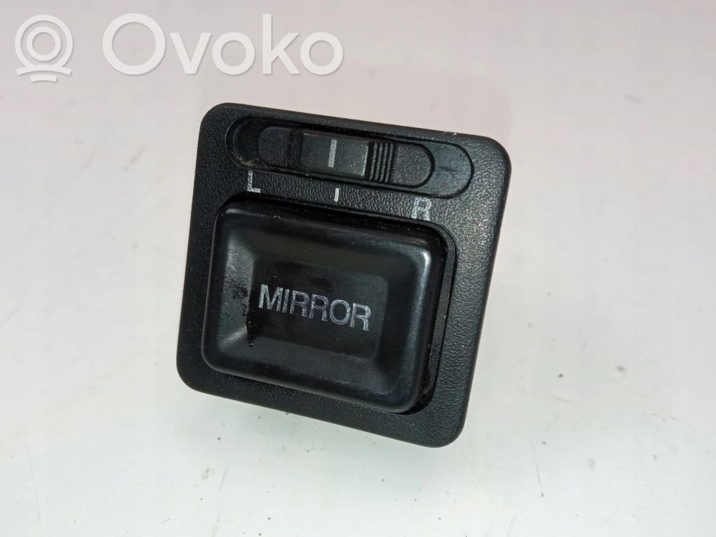 Wing mirror switch   03202000