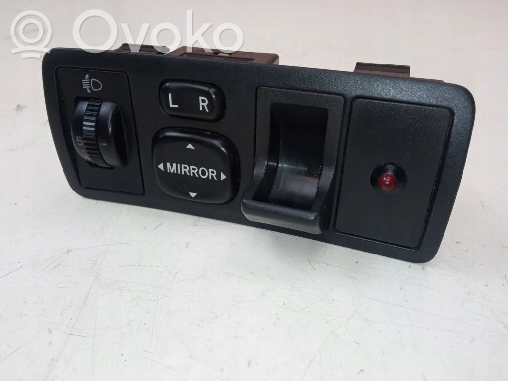 Wing mirror switch
