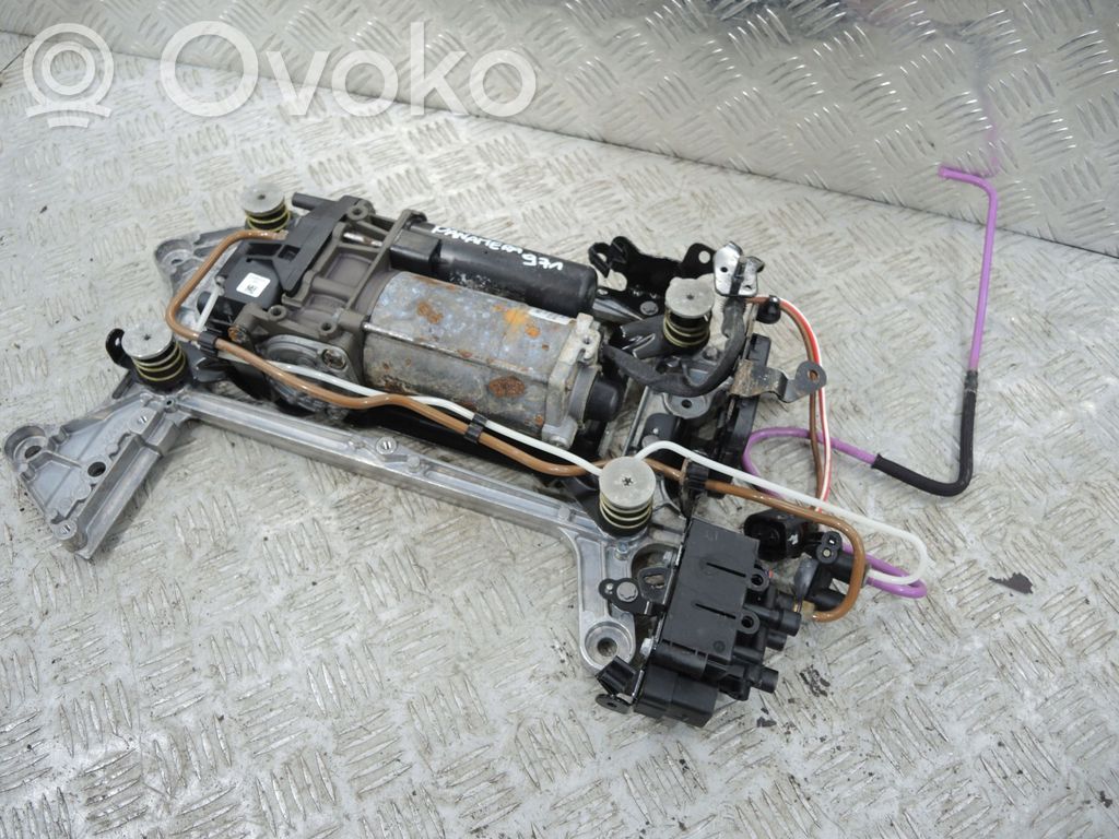 Porsche Panamera (971) Compresor/pompă suspensie pneumatică 