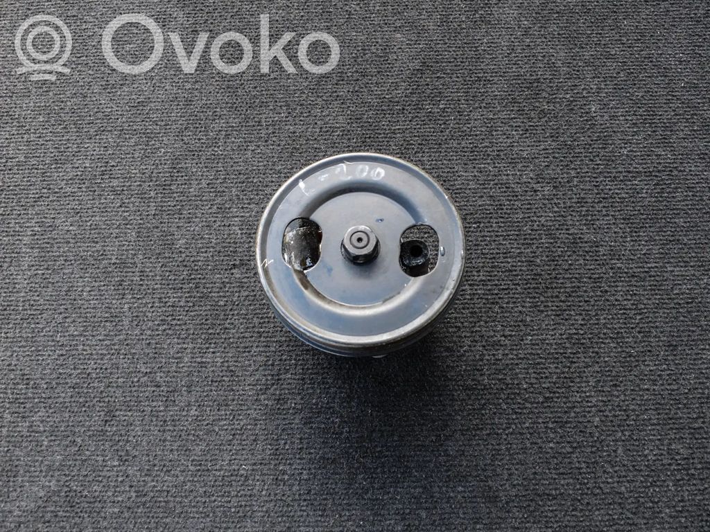 Mitsubishi L200 Ohjaustehostimen pumppu 