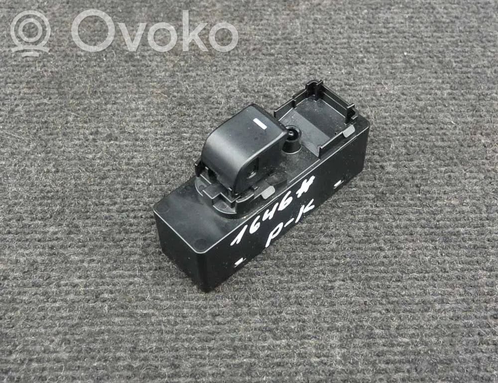 Electric window control switch   GKL166370A