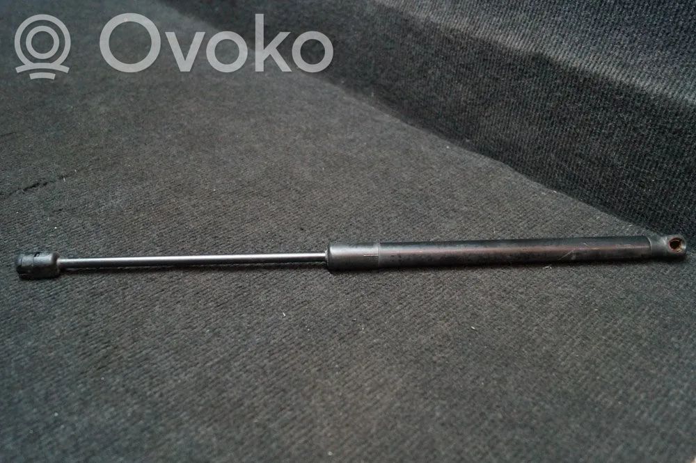 Audi A4 S4 B7 8E 8H Amortyzator klapy tylnej bagażnika 
