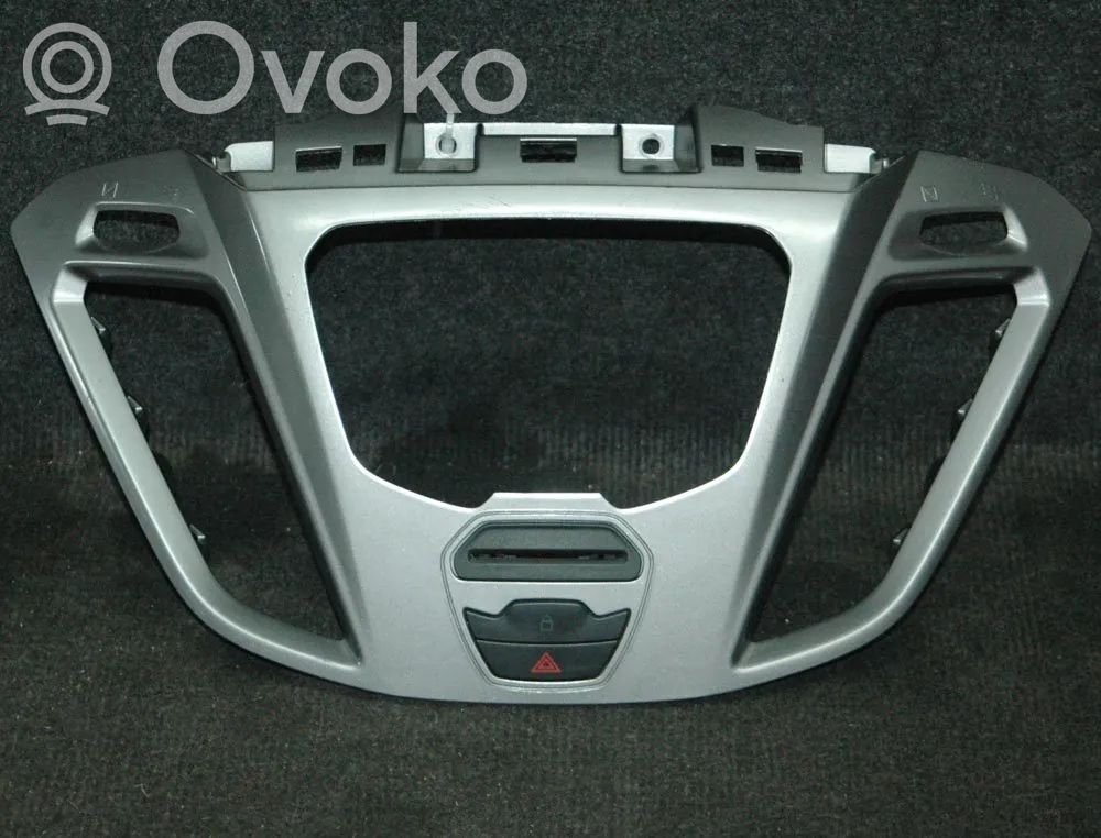 Ford Transit -  Tourneo Connect Verkleidung Radio / Navigation 