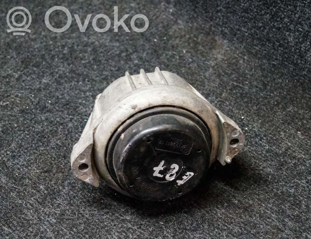 Engine mount bracket   6768800,676880003