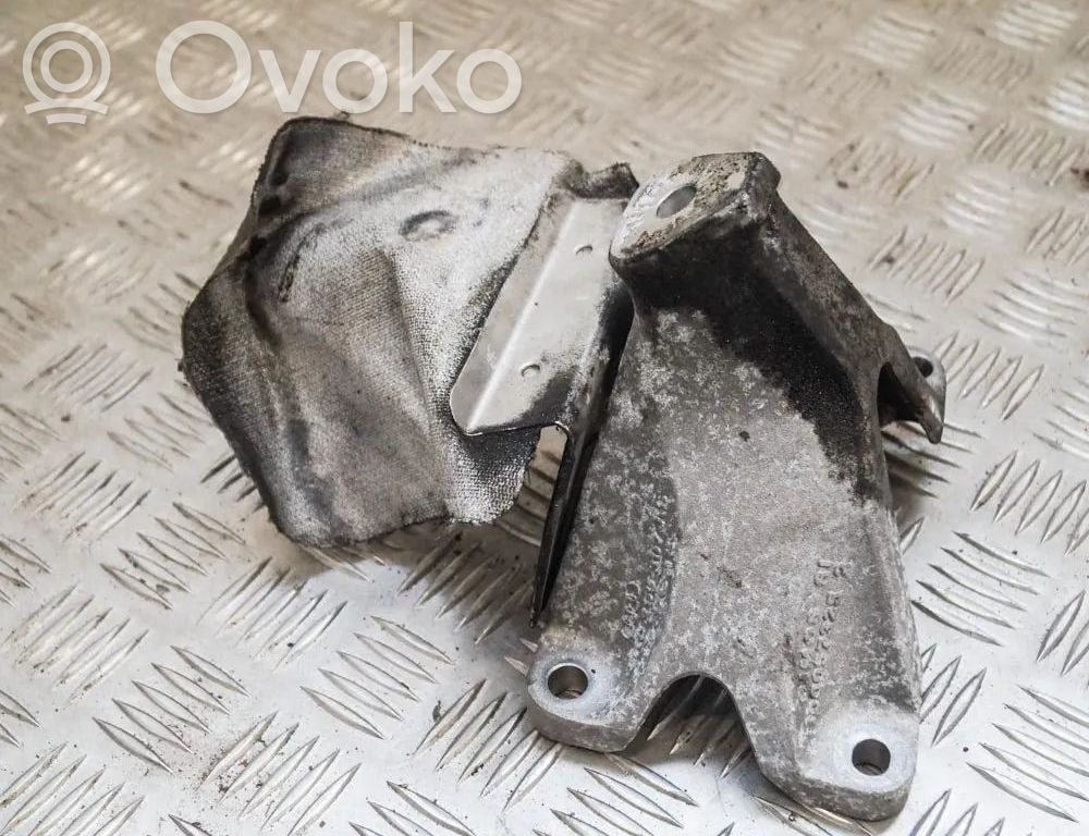 Audi A4 S4 B8 8K Łapa / Mocowanie silnika 