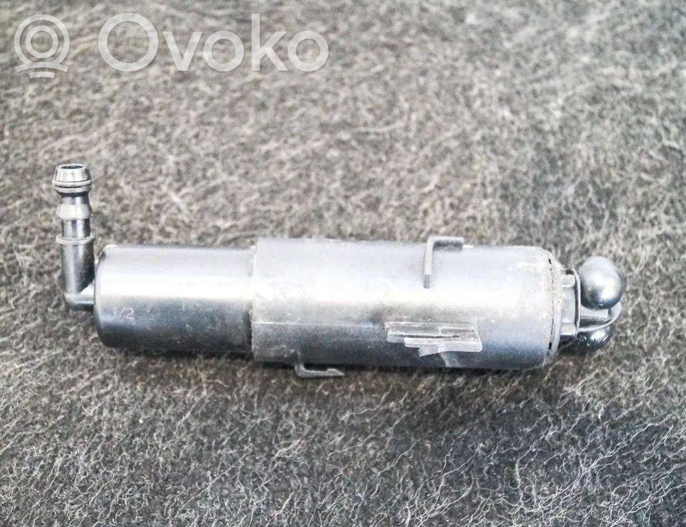 Audi A4 S4 B8 8K Dysza spryskiwacza lampy przedniej 