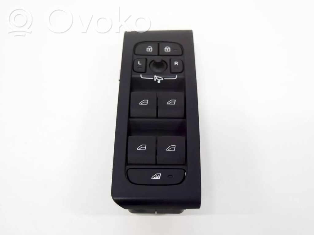 Volvo XC40 Electric window control switch 