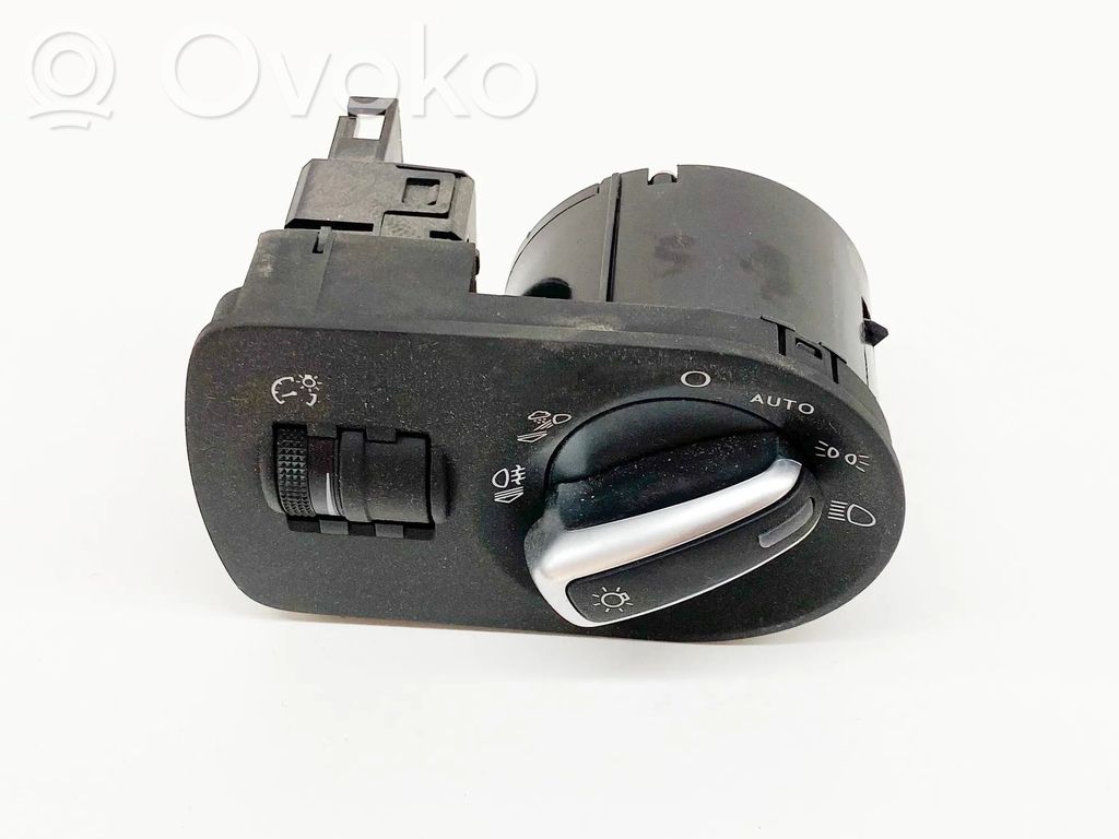 Audi Q3 8U Light switch 