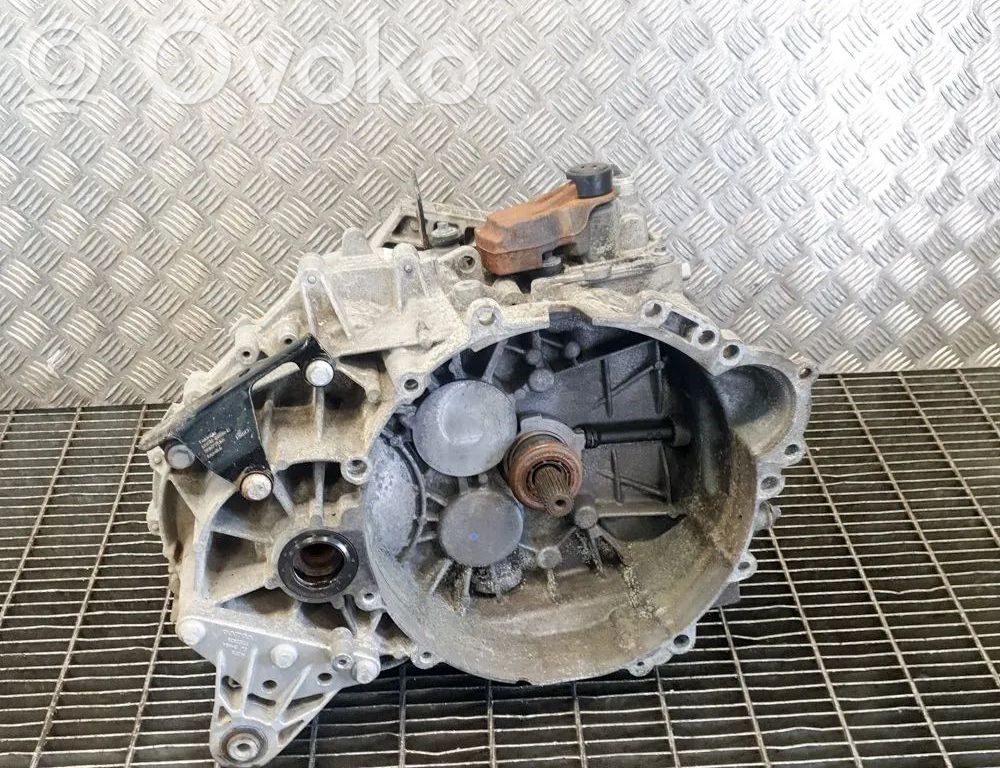 Volvo V70 Manualna 6-biegowa skrzynia biegów 
