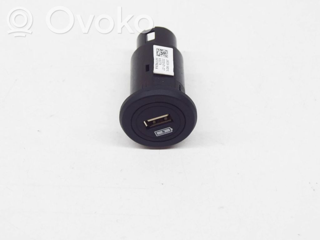 Jaguar I-Pace Enchufe conector entrada auxiliar 