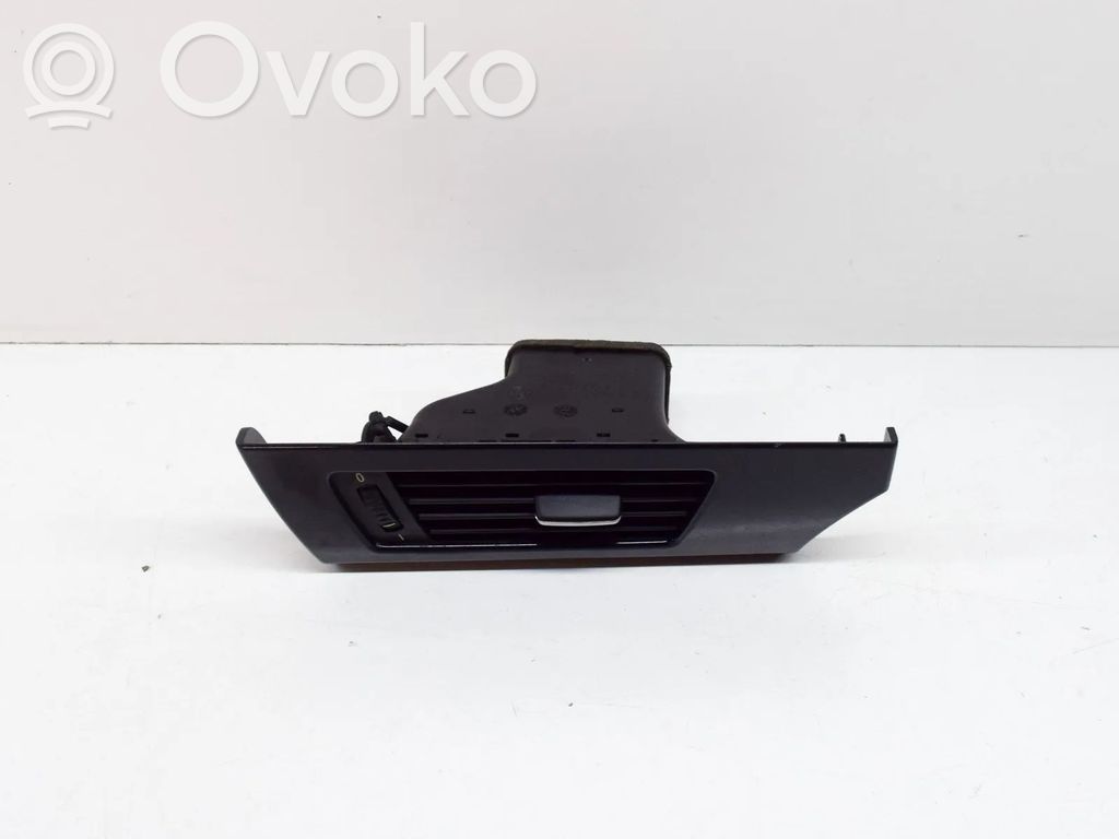 BMW 3 E92 E93 Lango oro grotelės 