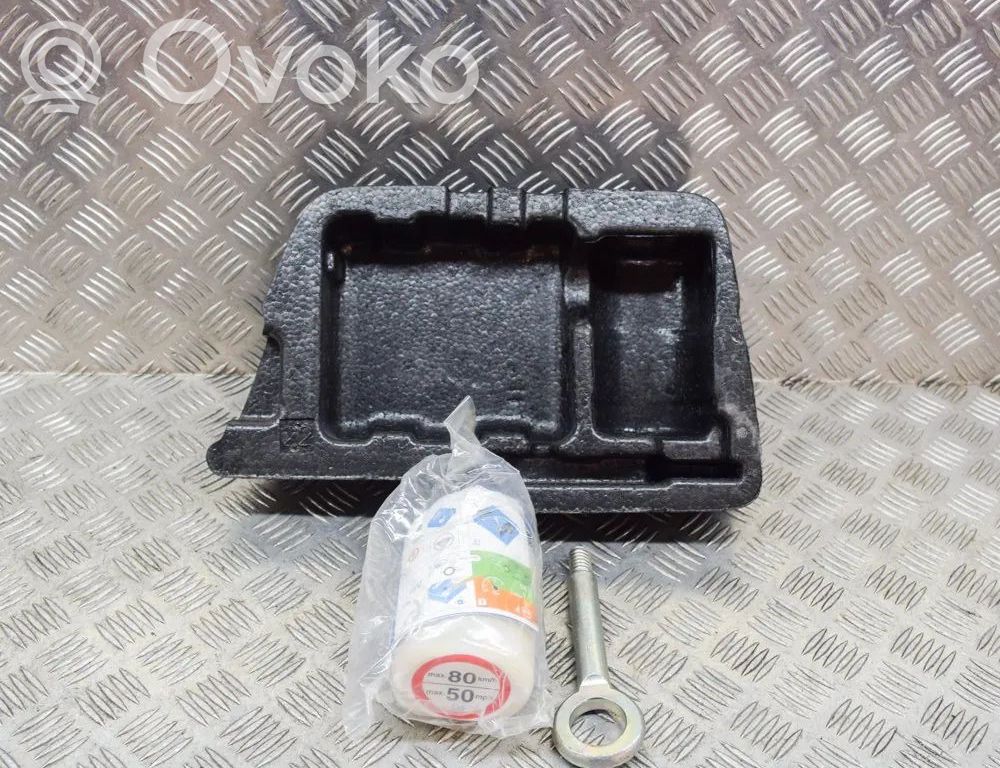 Anillo de remolque   13484682,95127322