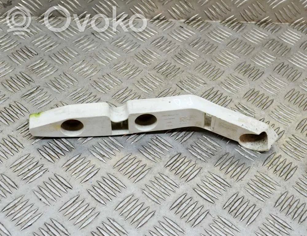 Ford Focus Laikiklis sparno 