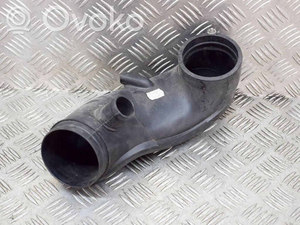Audi A4 S4 B6 8E 8H Ilmanoton kanavan osa
