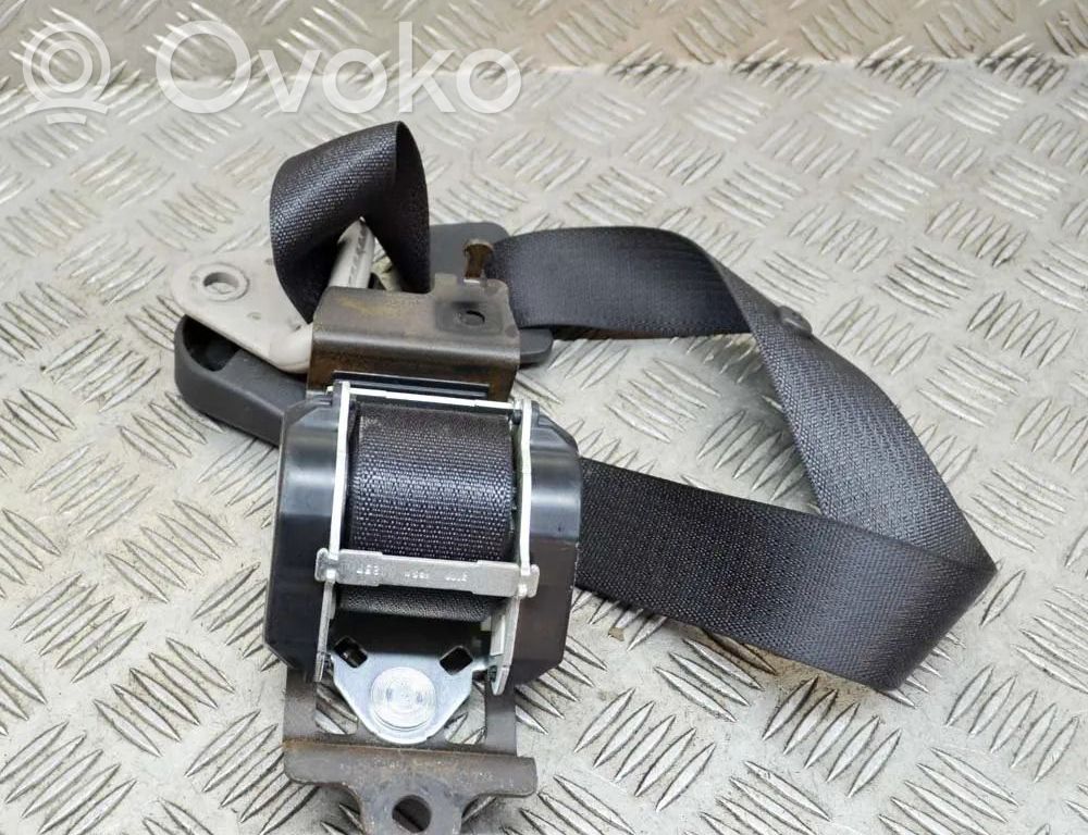 Chrysler Pacifica Rear seatbelt 
