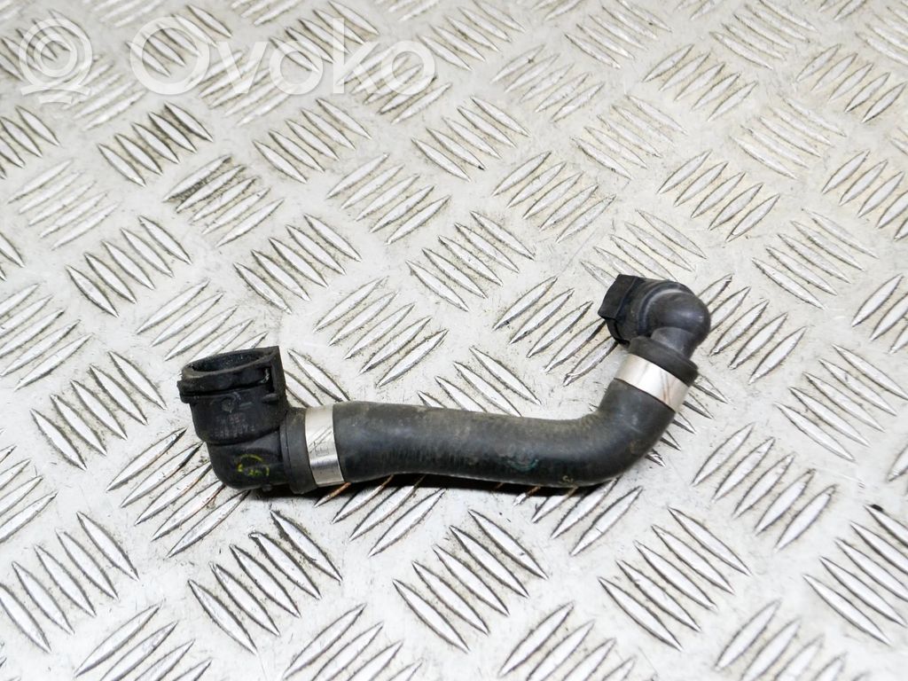 BMW 5 F10 F11 Conductă/furtun lichid de răcire motor