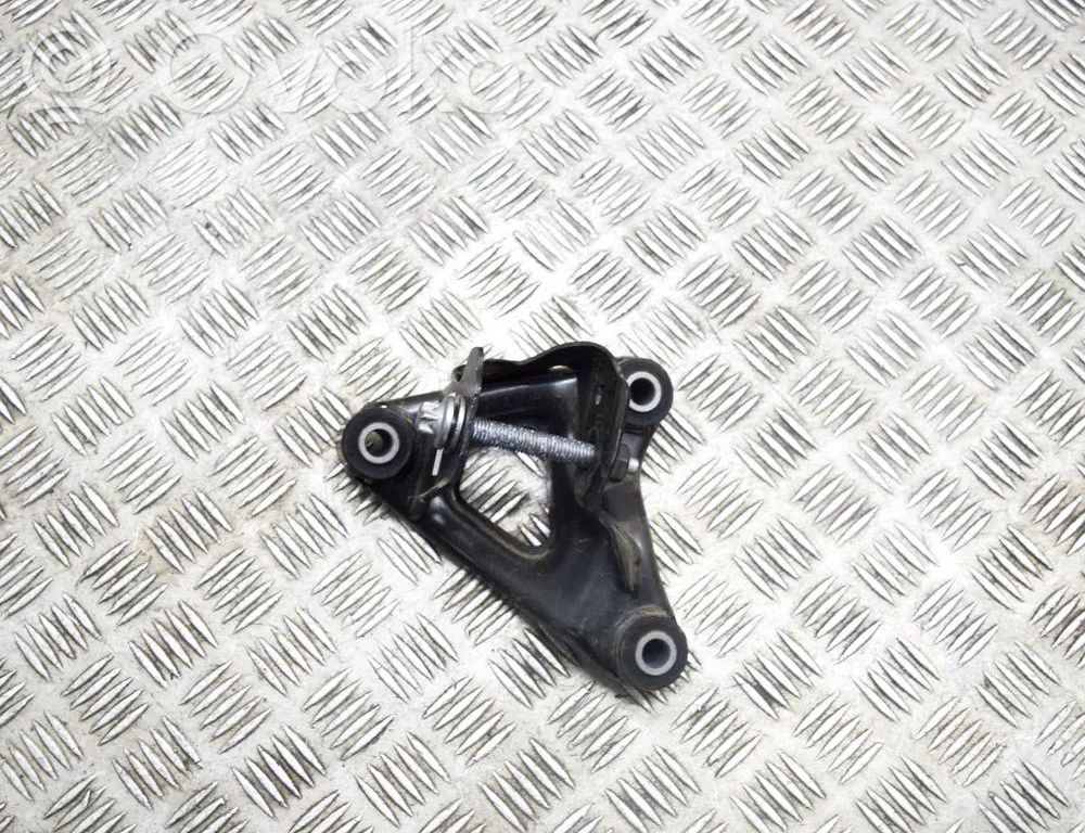 Tesla Model Y Engine mounting bracket 