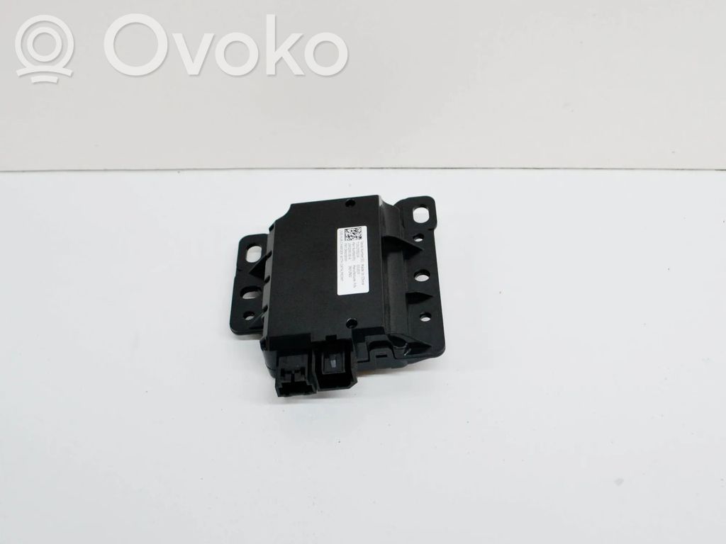 Tesla Model 3 USB control unit 